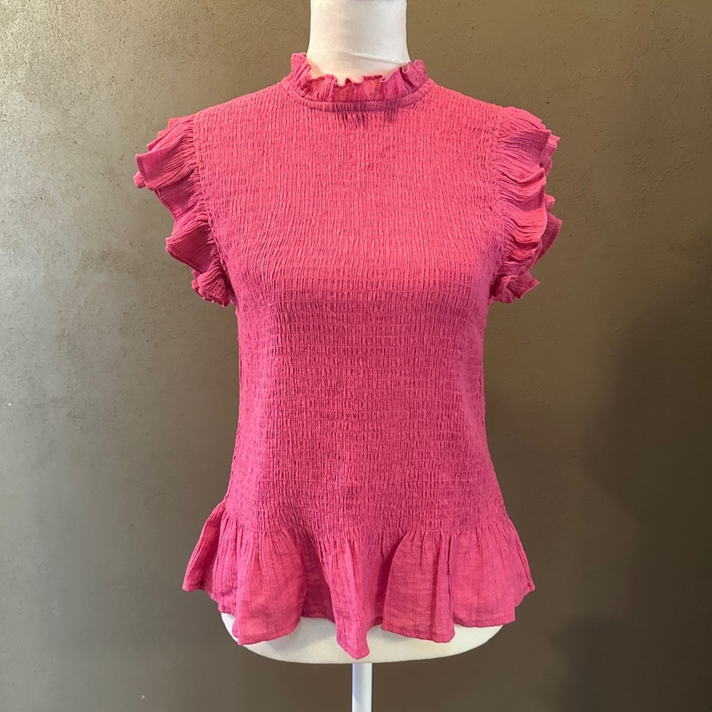 Pink rouched short sleeve top, size Small, button closure